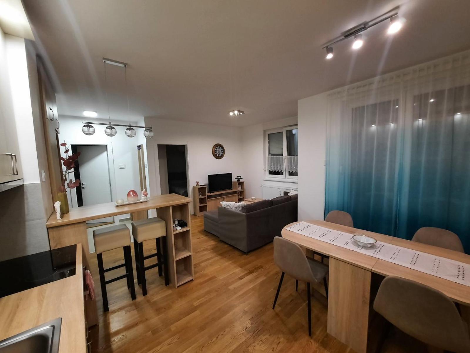 Lux Advent Apartment Subotica Ngoại thất bức ảnh